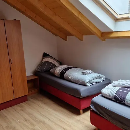 Ruhiges Stadthaus In *