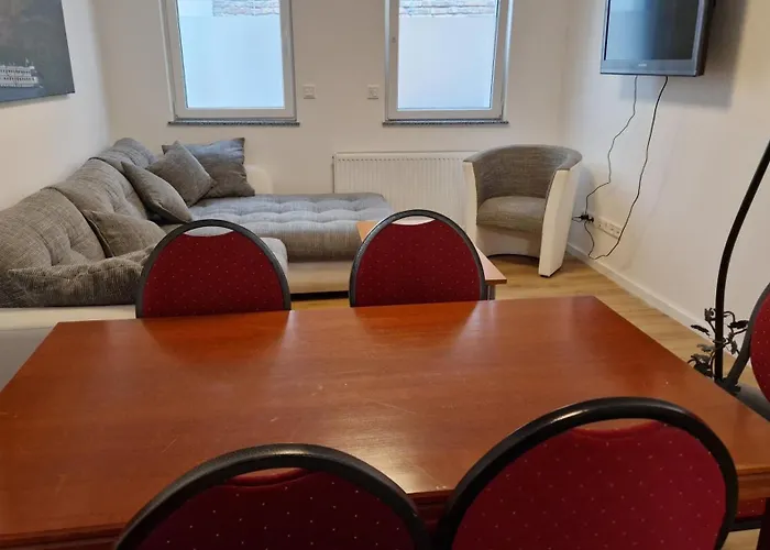 Ruhiges Stadthaus In *